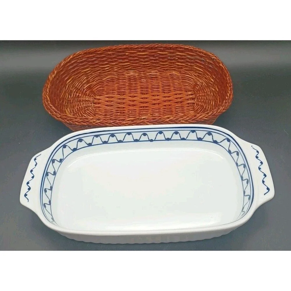 Vtg Hand Painted Blue & White Casserole Dish Wicker Holder